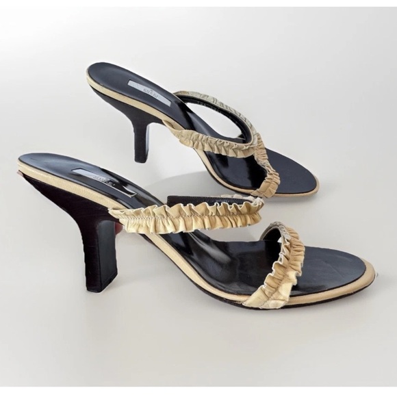 GUCCI Beige Cream Leather Ruffle Straps High Heel Sandals Women’s Size 8 - Picture 2 of 11